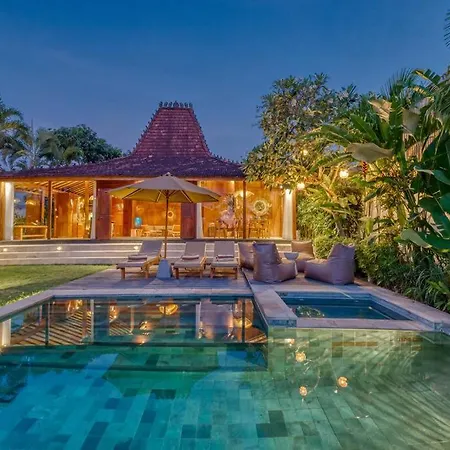 Villa Kayu 4Br With Stunning Rice Field Views By Santi Management